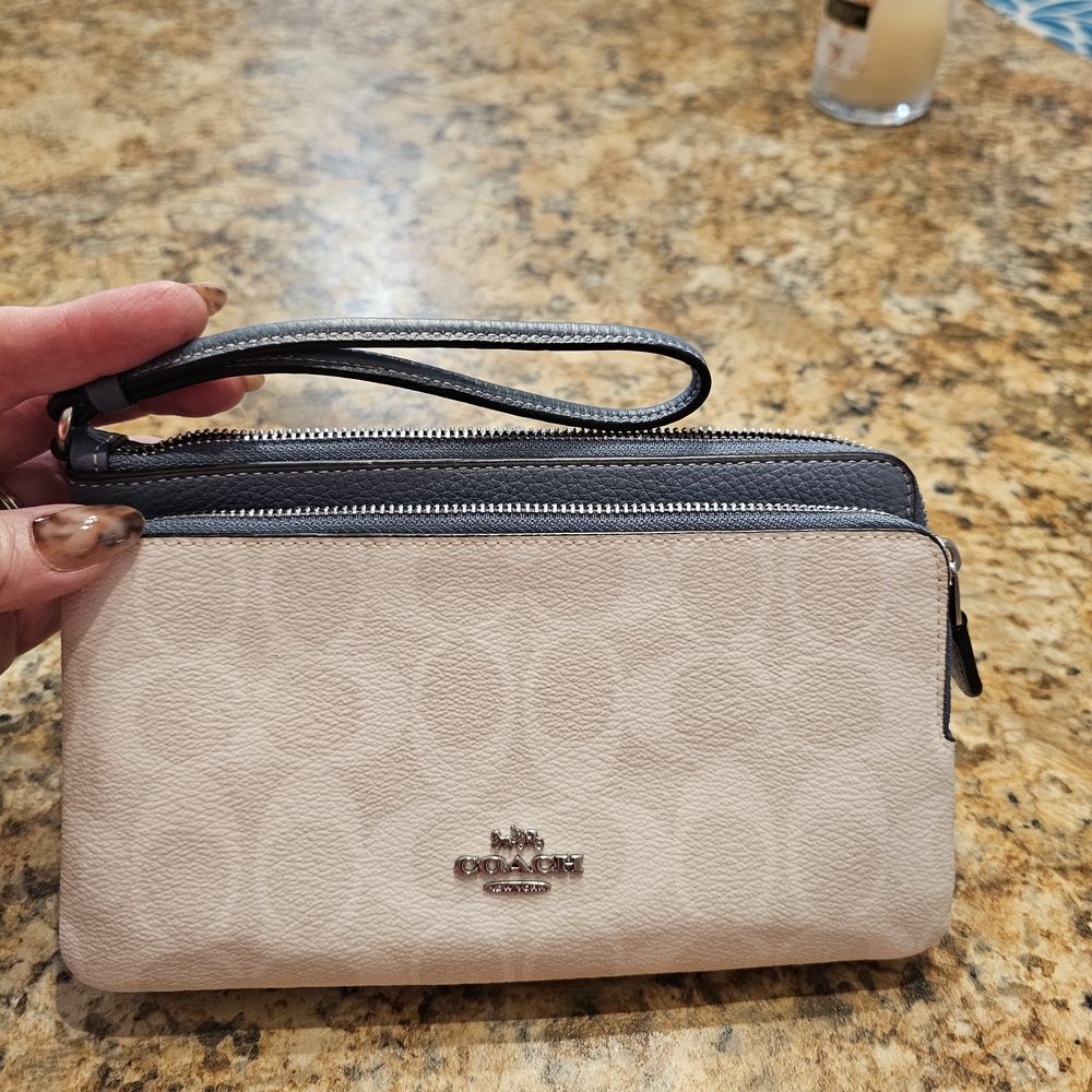 Coach Women's Light Pink and Black Wristlet